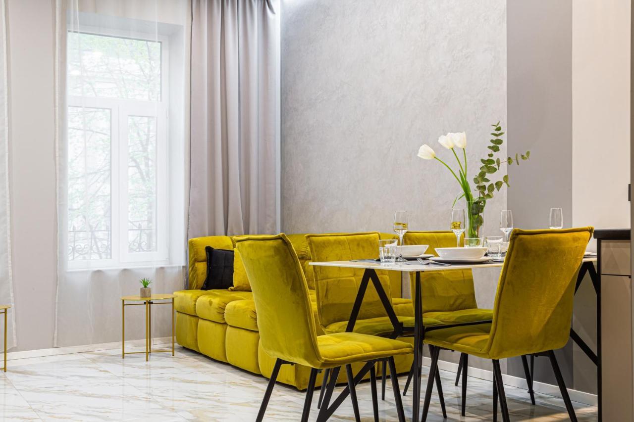 Family Residence Boutique Apartments Lviv Exterior foto