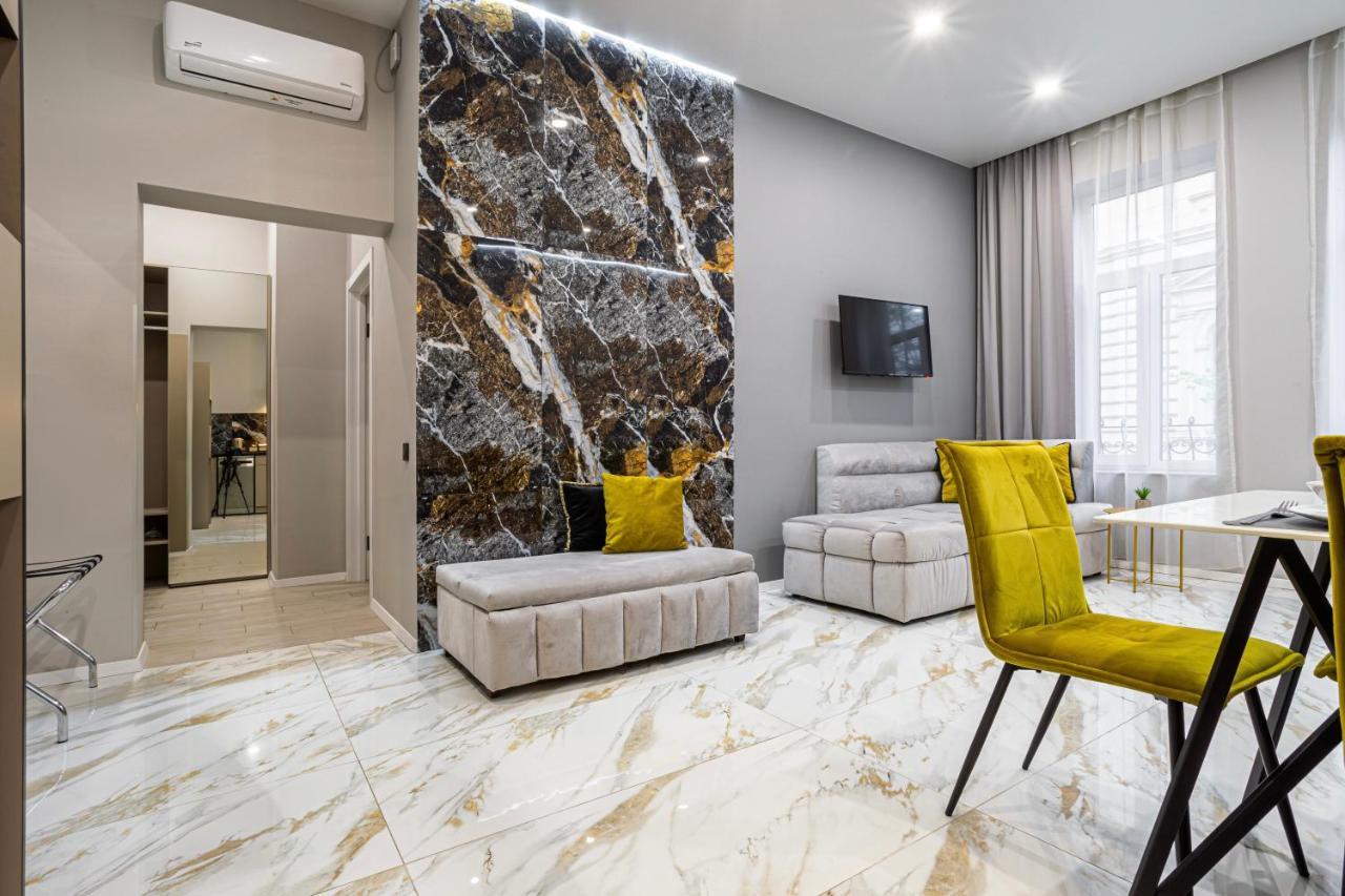 Family Residence Boutique Apartments Lviv Exterior foto