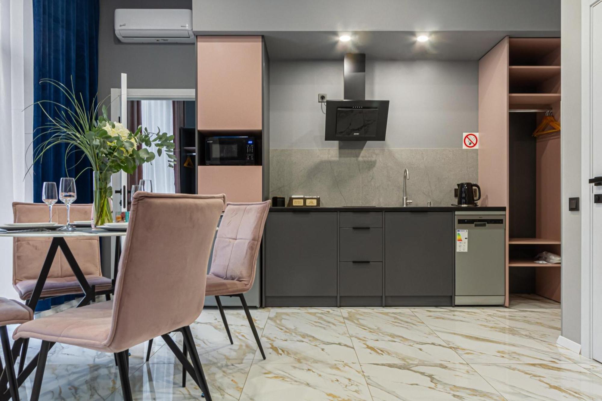 Family Residence Boutique Apartments Lviv Exterior foto